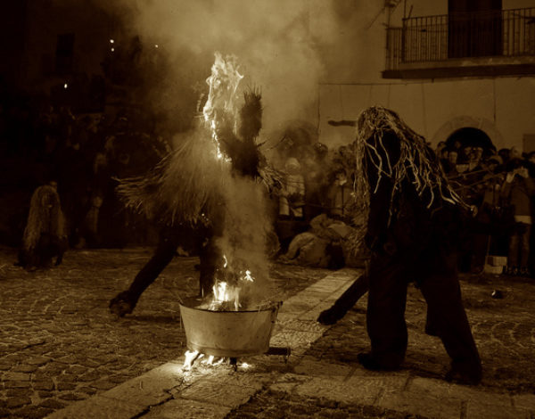 Antiche maschere carnevalesche in Molise: l’uomo-cervo di Castelnuovo a Volturno
