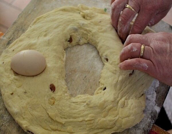 Easter “cucuruozzo”: an authentic Molise recipe